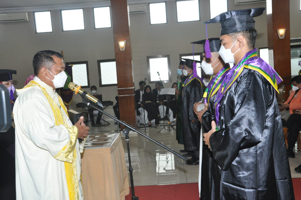 Wisuda Pelantikan Dan Angkat Sumpah Akg Puskesad Akademi